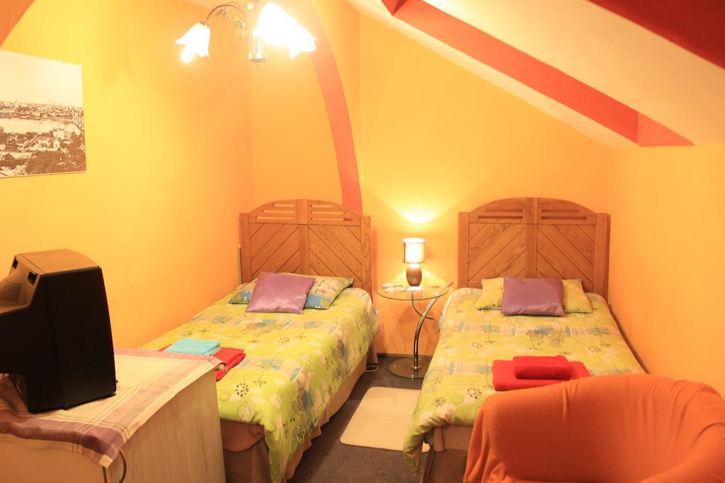 Pokoje Na Chmielnej 2 Hostel วอร์ซอ ห้อง รูปภาพ